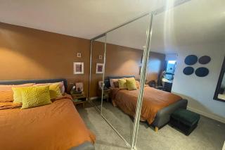 Stylish Inner City Apartment - 1