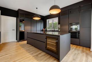 Luxurious Family House - 8