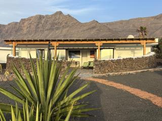 Daidas Beach House - with hot whirlpool in Famara - 7