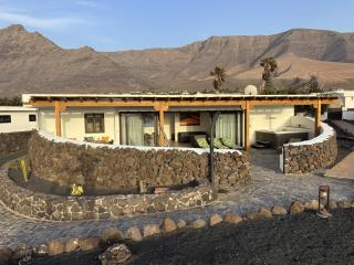 Daidas Beach House - with hot whirlpool in Famara - 4
