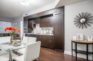Luxury 2Bd 2BR Sheppard Metro Free parking - 4
