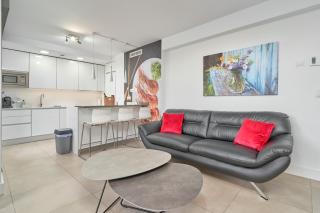 Luxurious Two Bed - 5