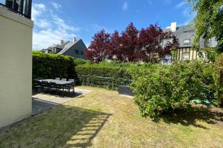 Bright cocoon with garden near the sea - 3