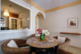 First Line Beach Apartment - 9