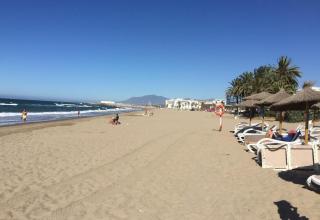 First Line Beach Apartment - 8