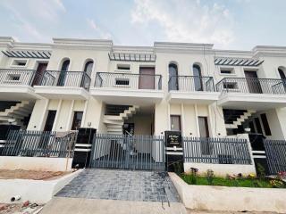 4BHK Stay Royal BNB - Luxury Villa - 5
