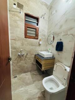 4BHK Stay Royal BNB - Luxury Villa - 5
