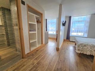 The Albert Hotel - 2