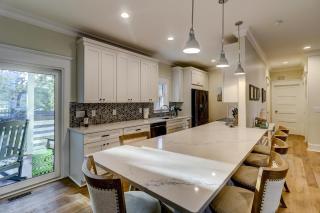 AV11-32: 11 32nd Avenue - 3