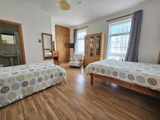 The Albert Hotel - 5