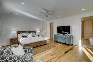 AV3-39: 3 39th Avenue - 2