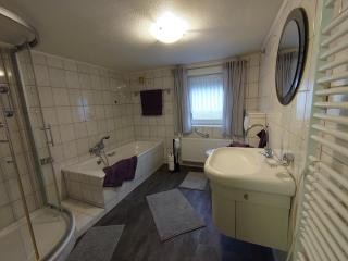 Haus Schnettler mit Sauna - 2