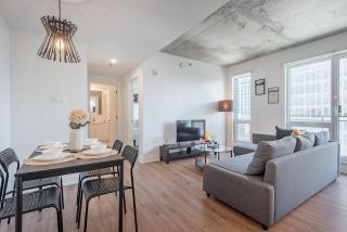 Downtown Montreal 1BR - Sleeps 4 - 5