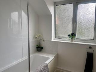 AwayOnBusiness Bassett House Southampton - 3