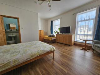 The Albert Hotel - 4