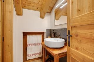 Aux Pieds du Malatra' 1 - 8