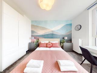 Velvet Sky Apartment Ac Balcony Parking - 8