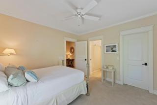 GD77: 77 Governor's Drive - 2