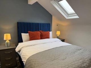 Casa Cove 2br Flat Free Parking, 5 Min To Hospital - 2