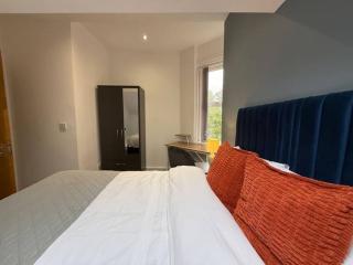 Casa Cove 2br Flat Free Parking, 5 Min To Hospital - 2