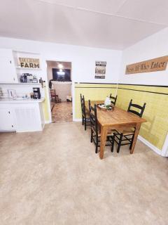 Mamaws Place -Cozy Farmhouse in Mtn City TN-Near Boone, Damascus and Doe Mtn - 2