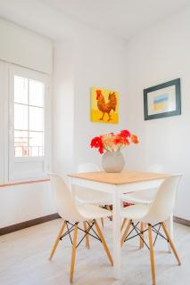 Light-Filled Apartment in the Heart of Seville - 9