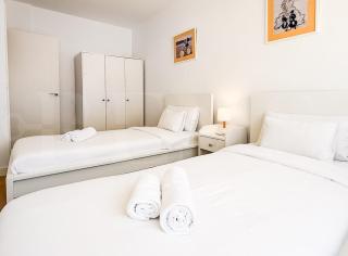 Spacious and modern gem in the center REMS - 8