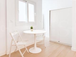 Spacious and modern gem in the center REMS - 3