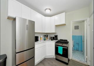 Upper E Side Spacious Studio! - 9