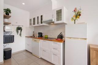 Oura Beach Apartment - 8