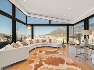 The Lookout - Panoramic 4 Bedroom House with free Wifi and Pool - 3