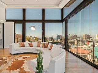 The Lookout - Panoramic 4 Bedroom House with free Wifi and Pool - 2