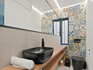 The Lookout - Panoramic 4 Bedroom House with free Wifi and Pool - 4