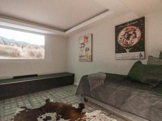 The Lookout - Panoramic 4 Bedroom House with free Wifi and Pool - 3