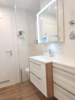 Nahe Airport Ber Adlershof - 8