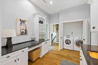 KI221: 221 Kings Island - 8