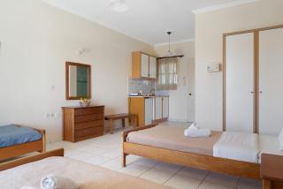 Sandy Maria studio 305 - 9