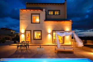 Aurora Heraklion Seasons Villa- Sea Pool Fireplace - 8