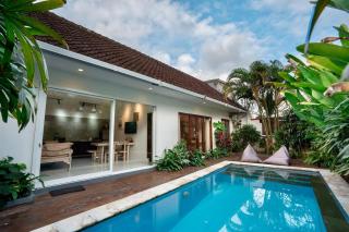 Rustic & Serene Balinese Villa with Private Pool - 0