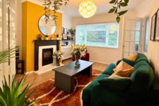 2 Bed - Sleeps 6 - Parking - Town Centre - 6