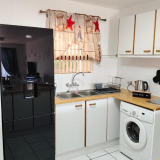 Dune's getaway in Mossel Bay, just minutes 900m from the beach, offering comfortable accomodation - 7