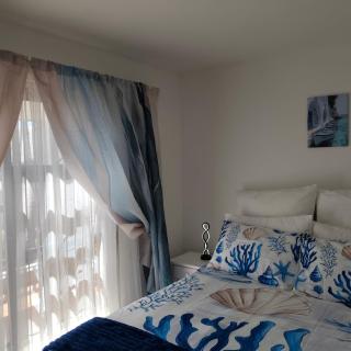 Dune's getaway in Mossel Bay, just minutes 900m from the beach, offering comfortable accomodation - 8