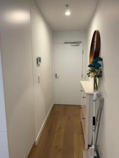 Arnold Box Hill - Modern 2bed Apartment - 8