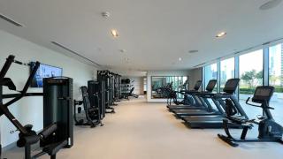 Vogue Vacation Homes, Downtown Burj Crown near Burj Khalifa and Dubai Mall, Three Bedroom plus Kids Room Apartment with Large Balcony and Skyline view, Access to all Amenities - 6