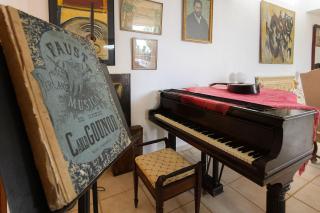 La Bodega - House on volcano with a piano - 9