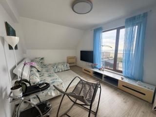 Luxury Apartment with a View of the Bay - 4