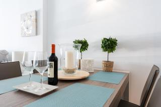 Luxury Marine Apartment Wifi - 9