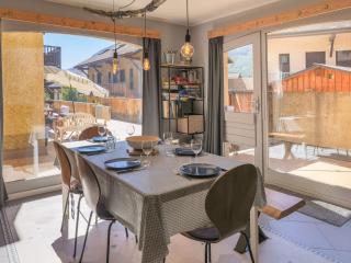 Appartement central avec terrasse au Monêtier-les-Bains - FR-1-808-13 - 1