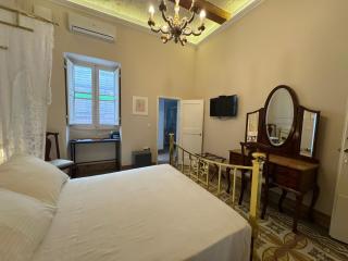 Monreal Boutique Townhouse - R024RM4 - 0