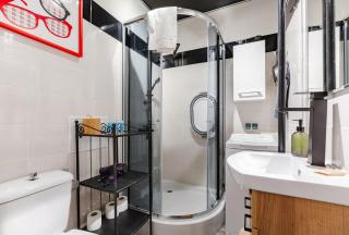 Przymorze 2-Bedroom Apartment by BookingHost - 4